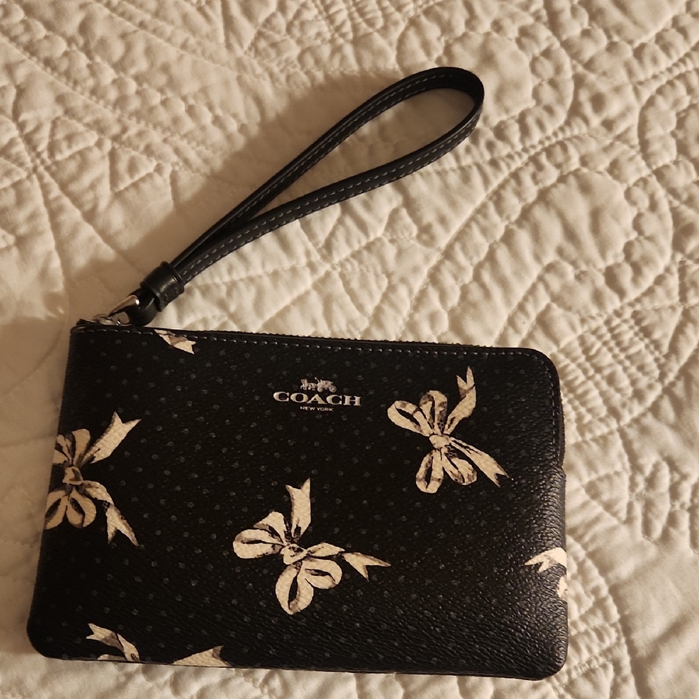 COACH BOW WRISTLET